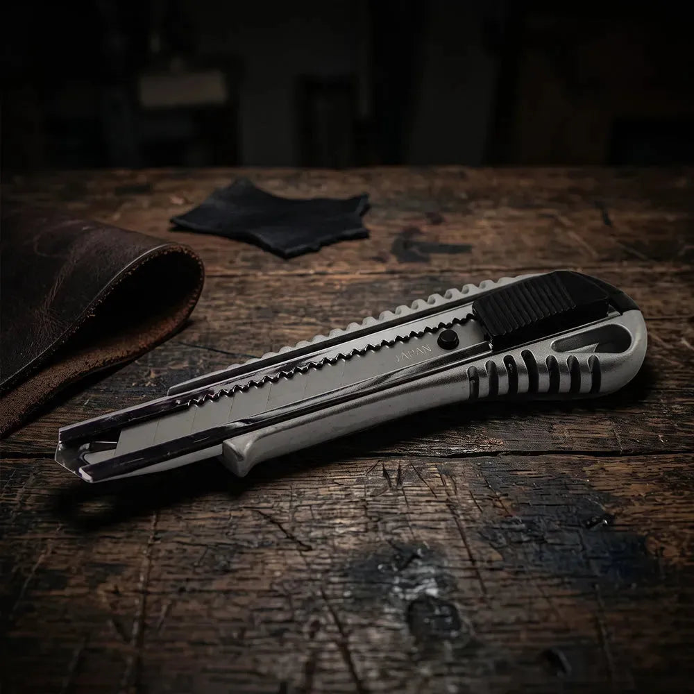 Nóż do skóry z ostrzem łamanym 18mm – CraftPoint